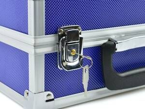 Indukční ohřívač k odstranění promáčklin na karoserii