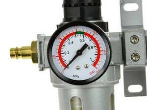 Regulátor tlaku s filtrem a manometrem a přim. oleje, max. prac. tlak 1,0MPa