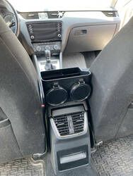Organizér/držák nápojů do auta na loketní opěrku CAR STORAGE 2