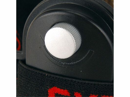 Čelovka 3W CREE XPE s regulací, svítivost 120lm, dosvit 100m, funkce ZOOM, 2módy světla