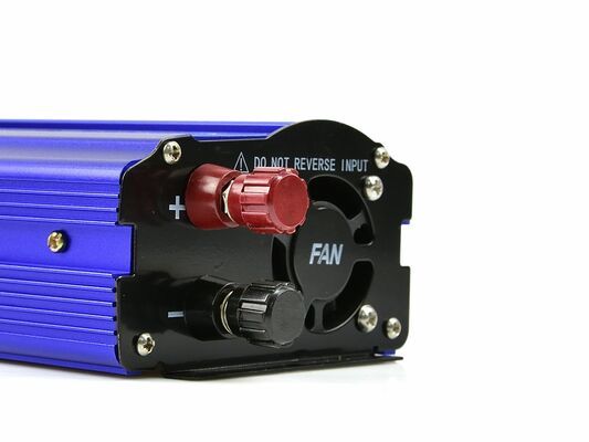 Sinusový měnič napětí 12V/230V 300/600W