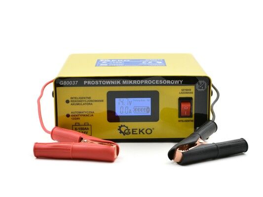Mikroprocesorová nabíječka autobaterií LCD 12/24V