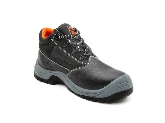 Ochranná pracovní obuv vysoká vel. 43