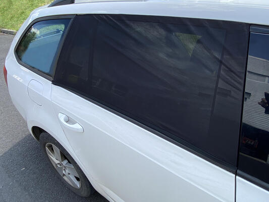 Sluneční clona na boční okno auta / návlek na dveře CAR SUNSHADE SET 1, vel. S, 2ks