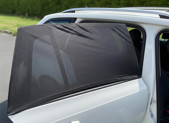 Sluneční clona na boční okno auta / návlek na dveře CAR SUNSHADE SET 2, vel. M, 2ks