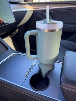 Vložka do držáku nápojů pro vozy Tesla Model 3/Y CAR CUP HOLDER T1
