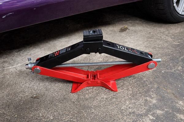 Nůžkový zvedák s ráčnou SX SCISSOR JACK 2,5T