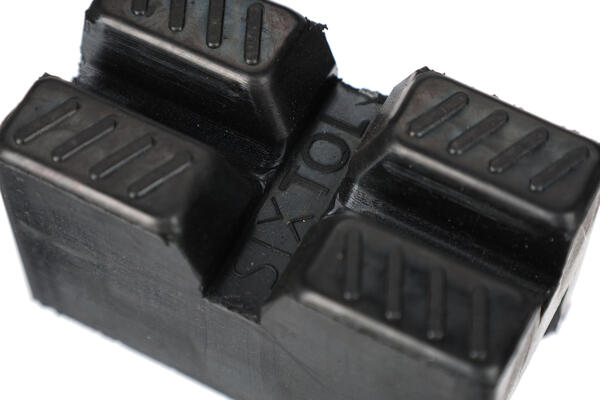 Gumová podložka pro podstavec pod auto MECHANIC CAR STAND PRO, 83x44x51 mm