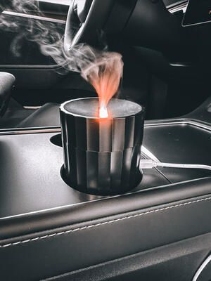 Aroma difuzer Car Flame do auta černý 100ml, USB-C, do držáku na pití